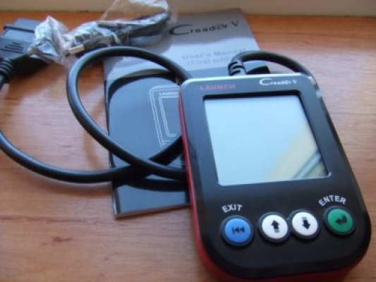 Angajat reclamat de patron, prins de poliţişti: a furat un tester de diagnoză auto şi un pistol de vopsit
